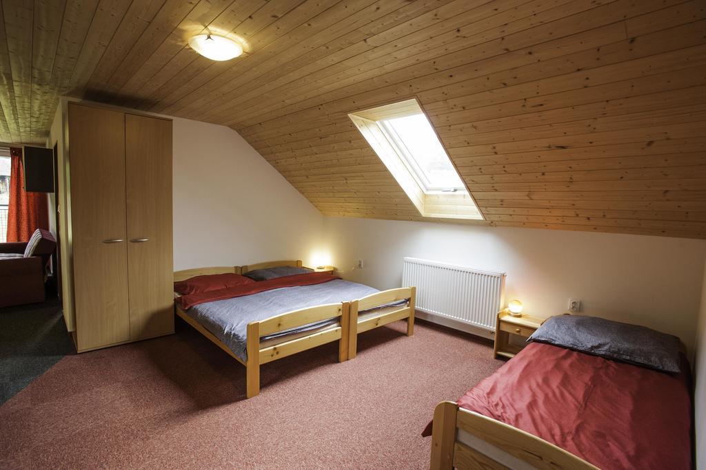 Penzion A Apartmany Skipark Hrabesice Krasne ภายนอก รูปภาพ