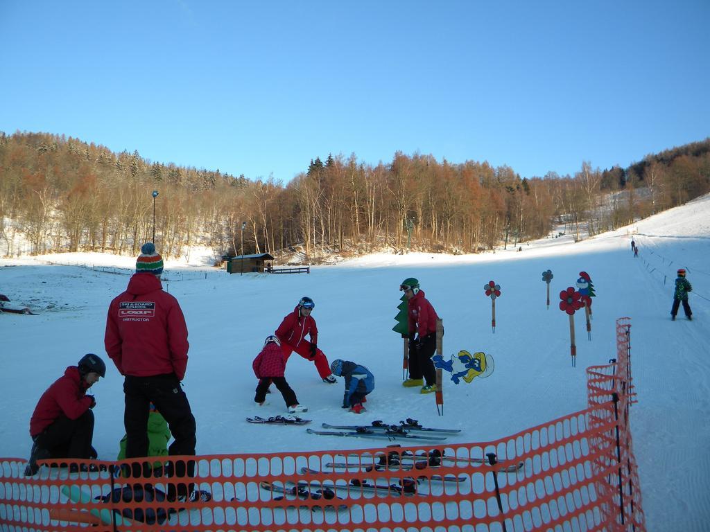 Penzion A Apartmany Skipark Hrabesice Krasne ภายนอก รูปภาพ